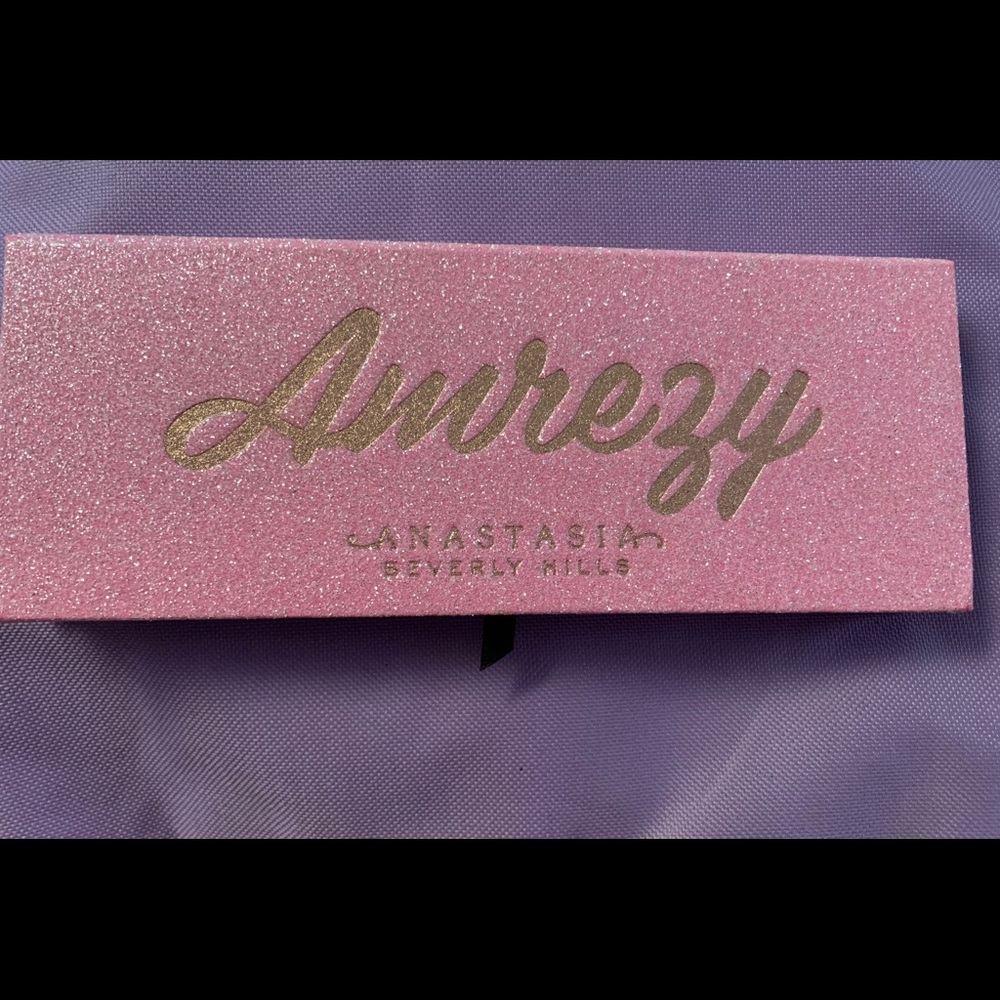 Amrezy Palette